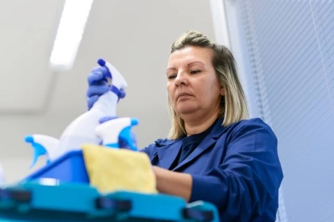 Como funciona a organização e limpeza de uma câmara fria?